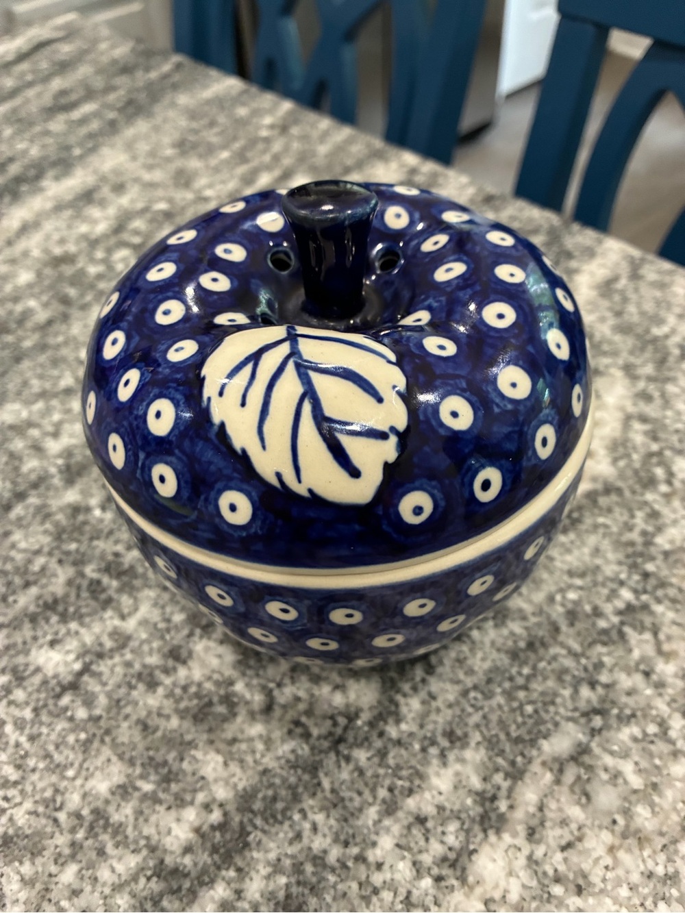 Boleslawiec Polish pottery apple lidded baker
